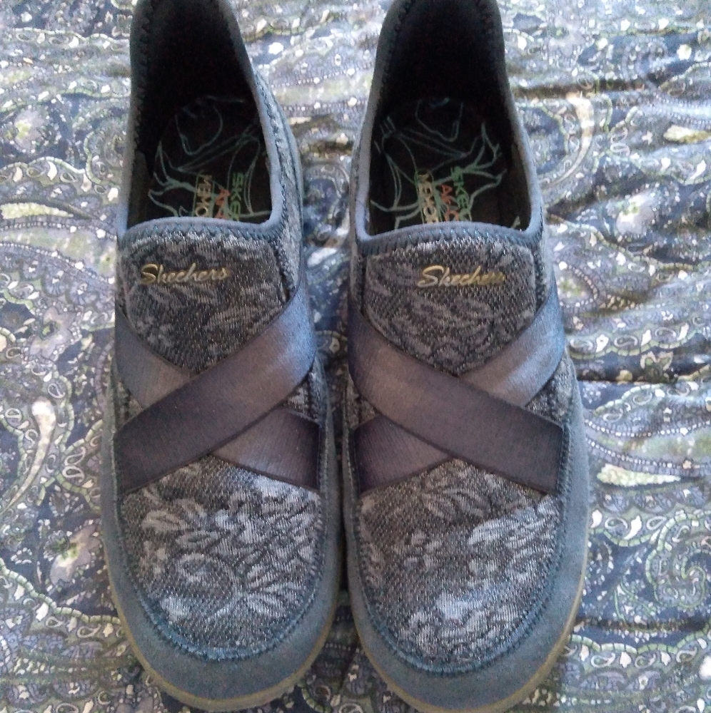 Sketchers slip on sneakers